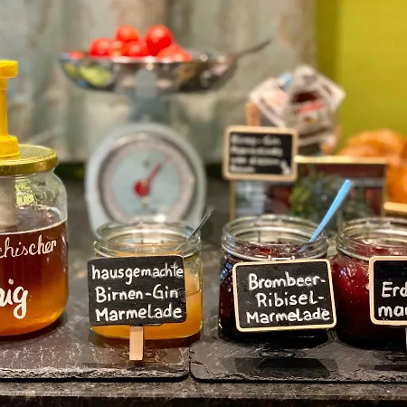 Franzl - Bett & Brot ベッド・アンド・ブレックファスト 3*